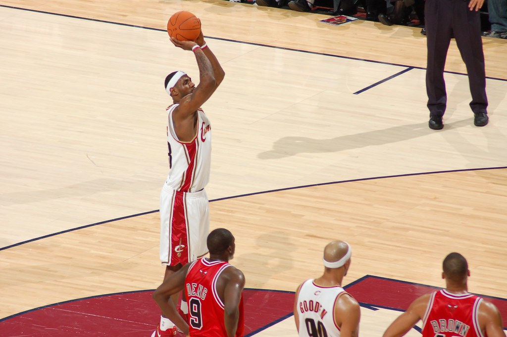How tall is LeBron James