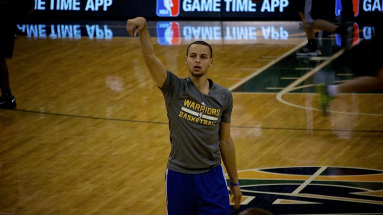 How tall is Steph Curry and the impact of shoes on perceived height