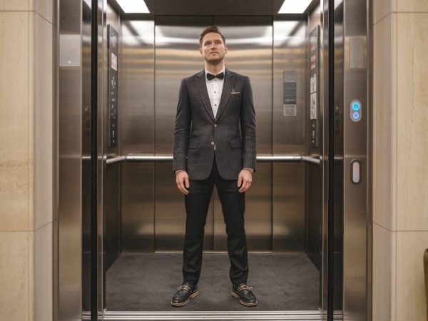 “Exploring the psychology of confidence: How elevator shoes impact self-esteem and presence”