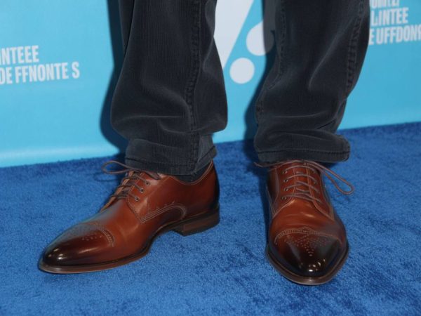 How tall is Zac Efron and do elevator shoes contribute to his red carpet confidence?