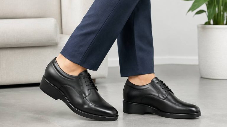 Black or brown shoes with khakis: how to choose the right color