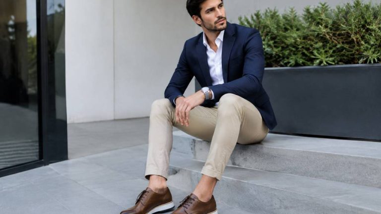 How to style an unbuttoned shirt collar for a taller, more confident look